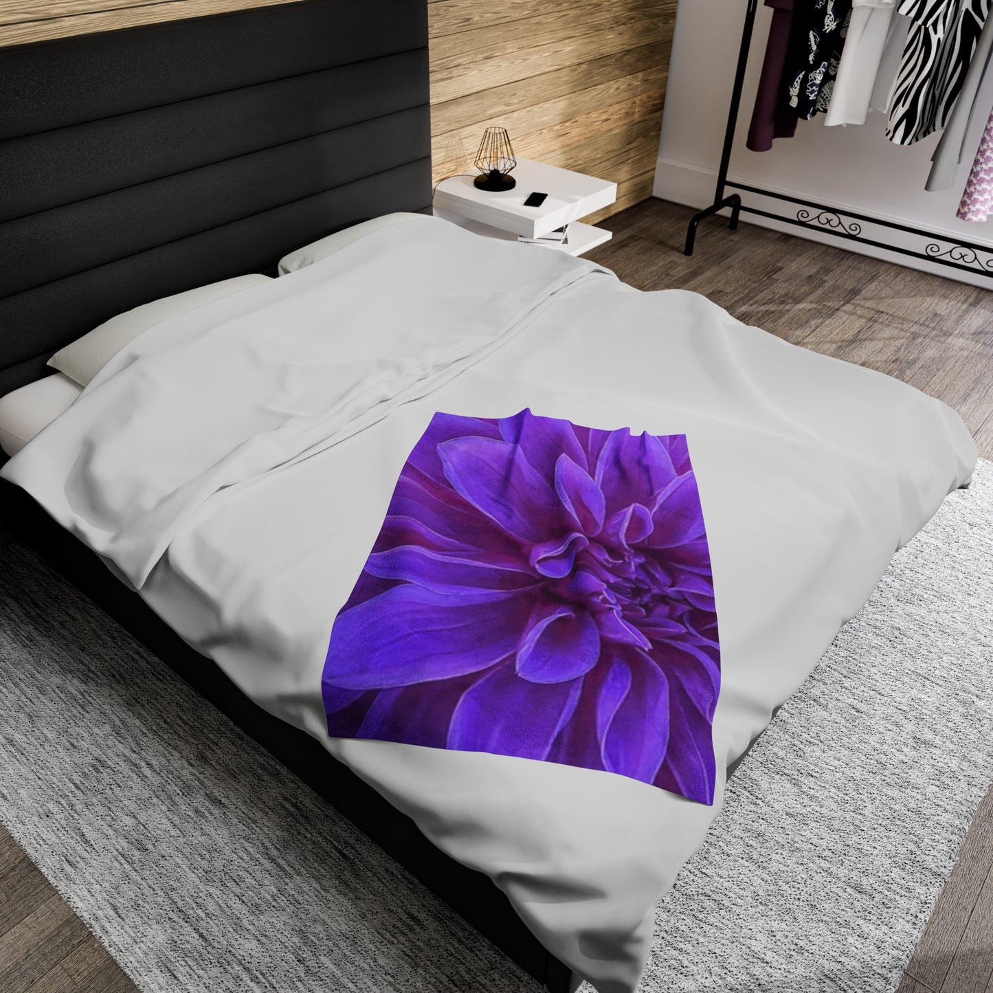 Soft Floral Blanket – Purple Dahlia Design for Cozy Decor