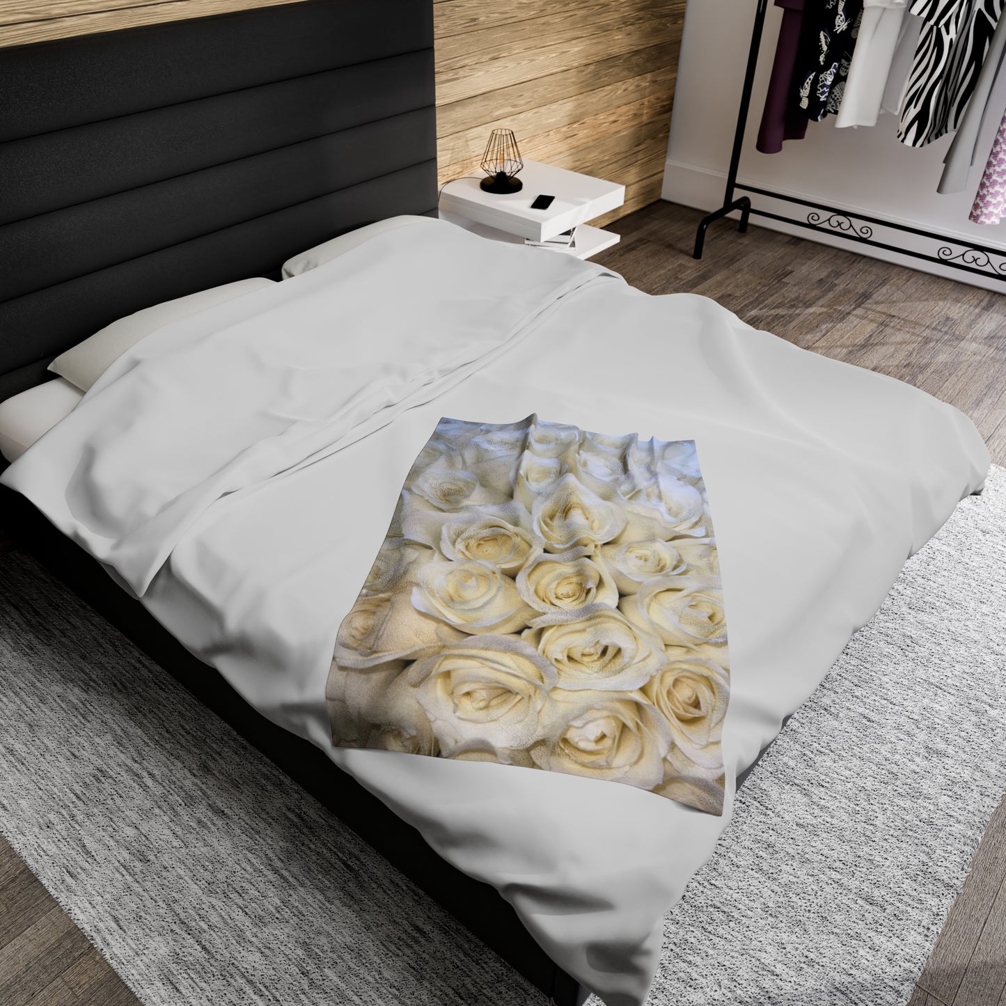Soft Floral Blanket – White Roses Design for Pure Comfort