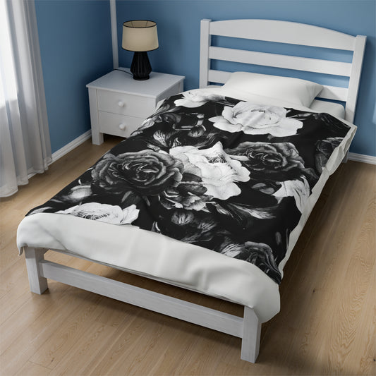 Black and White Floral Design Velveteen Plush Blanket