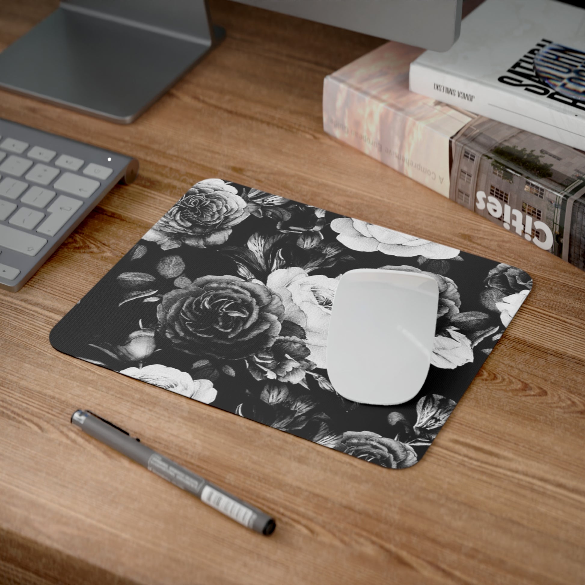 Black & White Floral Desk Mouse Pad – Classic Monochrome Desk Accessory